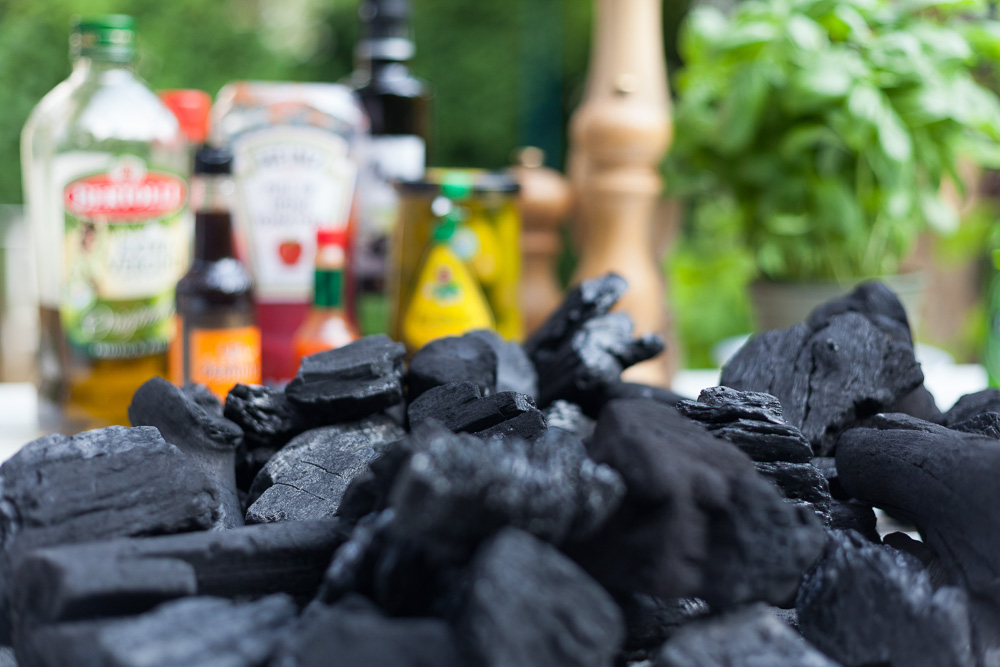 Houtskool kopen bij een benzinepomp? Nooit, nie, jamais, never!