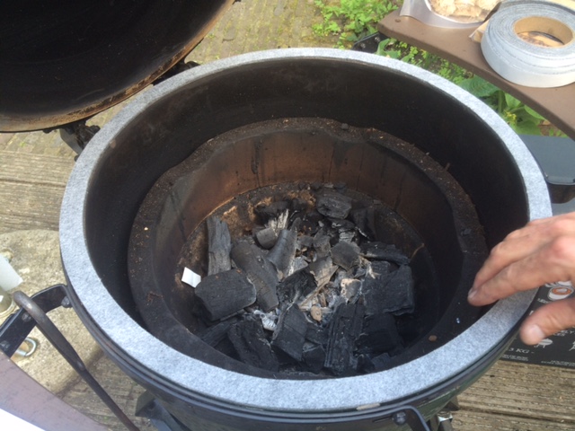 Hoe vervang je het vilt van een Big Green Egg?