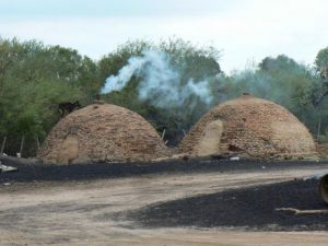 Traditionele Argentijnse houtskoolovens