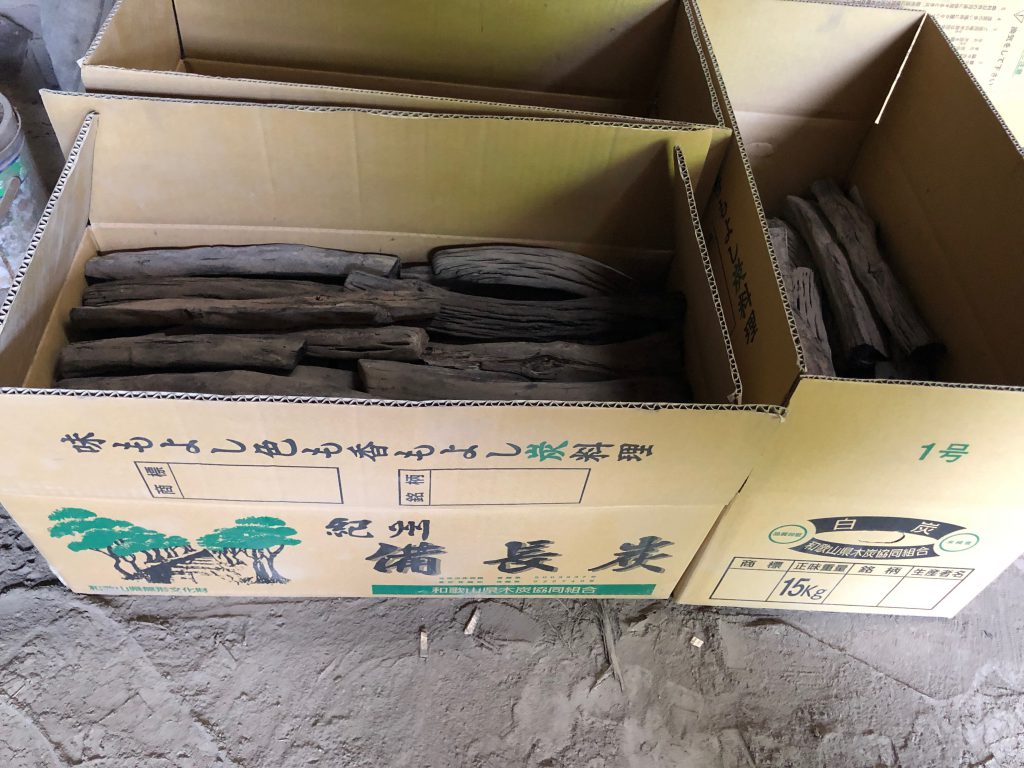 Binchotan Japan verpakt in dozen